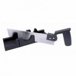 JARDIBRICODECO Une Boîte à Onglets En Plastique Avec Une Tronçonn