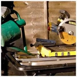 DEWALT Scie à Carrelage Ø 250 Mm 1600 W - D24000 7 DEWALT Scie à Carrelage Ø 250 Mm 1600 W - D24000 -Outlet Scie à main et lames de scie Store 906936 4